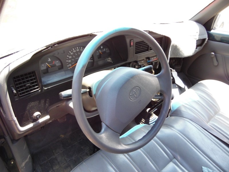 1994 TOYOTA TRUCK GREEN STD CAB 2.4L MT 2WD Z17782